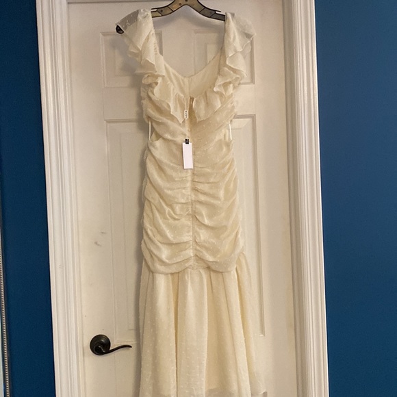 ASTR The Label Ruched Dress - Picture 8 of 10